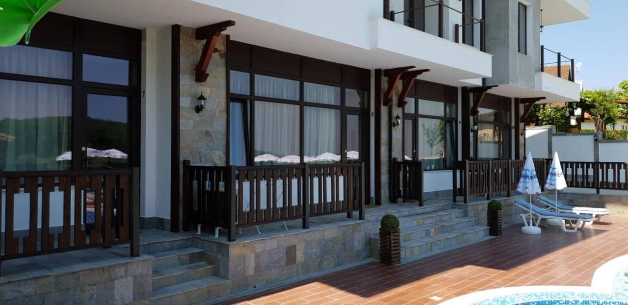 St George Apartcomplex Shkorpilovtsi Exterior foto